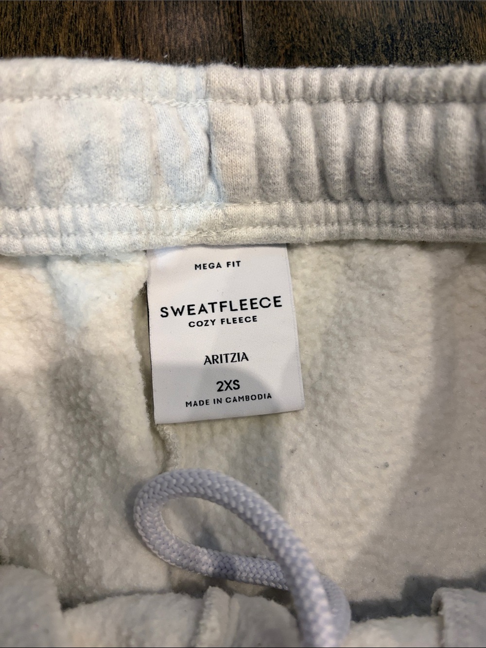 Aritzia Sweatfleece Cozy Fleece Joggers in Off-White - Picture 9 of 10